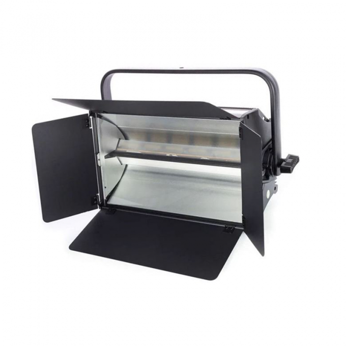 Циклорама, прожектор заливного света, 120х3Вт светодиодов, 5-цветный RGBLA, 8146 лм, угол раскрытия луча 100x50°, симметричный отражатель, DMX MONON MFDF30-FAN-5C